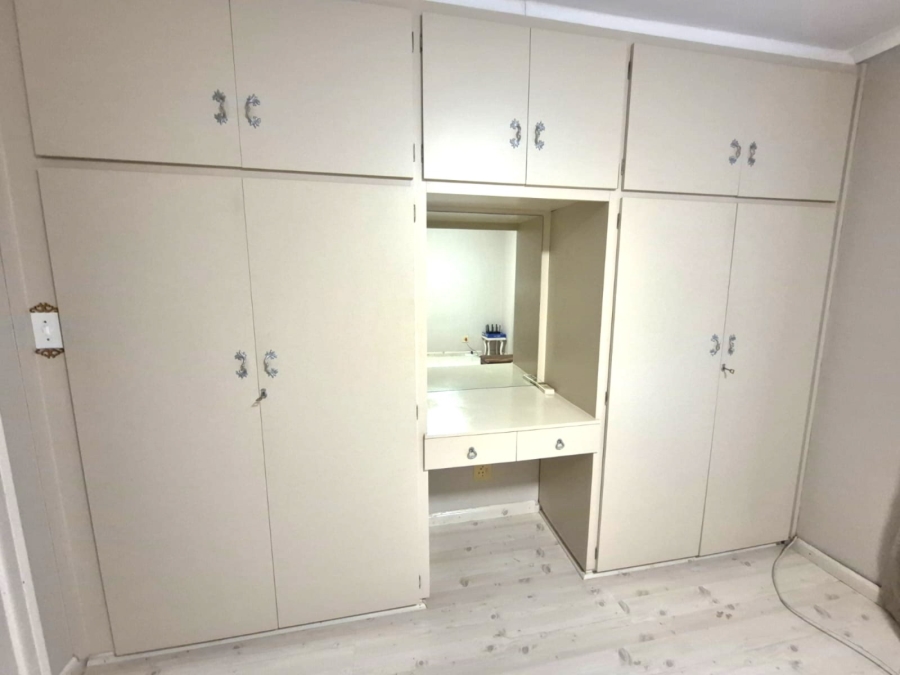 5 Bedroom Property for Sale in Panorama Western Cape